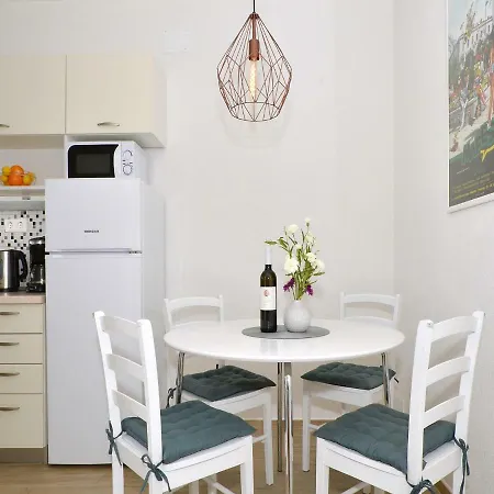 Apartment Arya Makarska